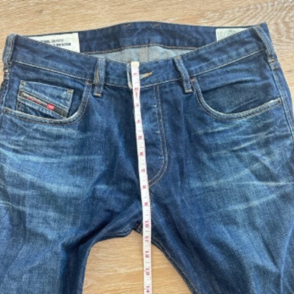 Diesel Men's Deep Indigo Bootcut Jeans size 32 - Picture 9 of 10